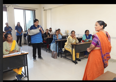 L J Institute of Media and Communications Ahmedabad Communication training sewa photo 7